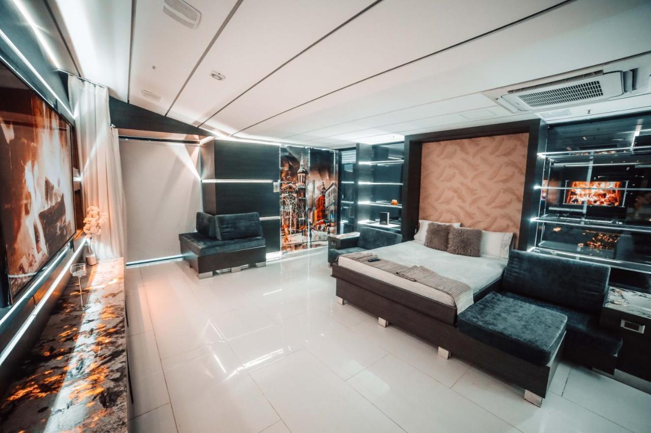 1million Luxury Medellin