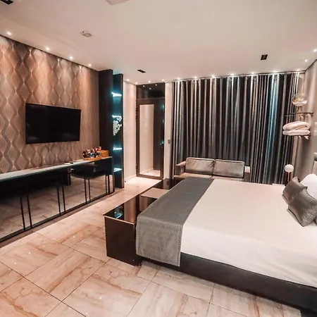 1Million Luxury Suites Medellín Exterior foto