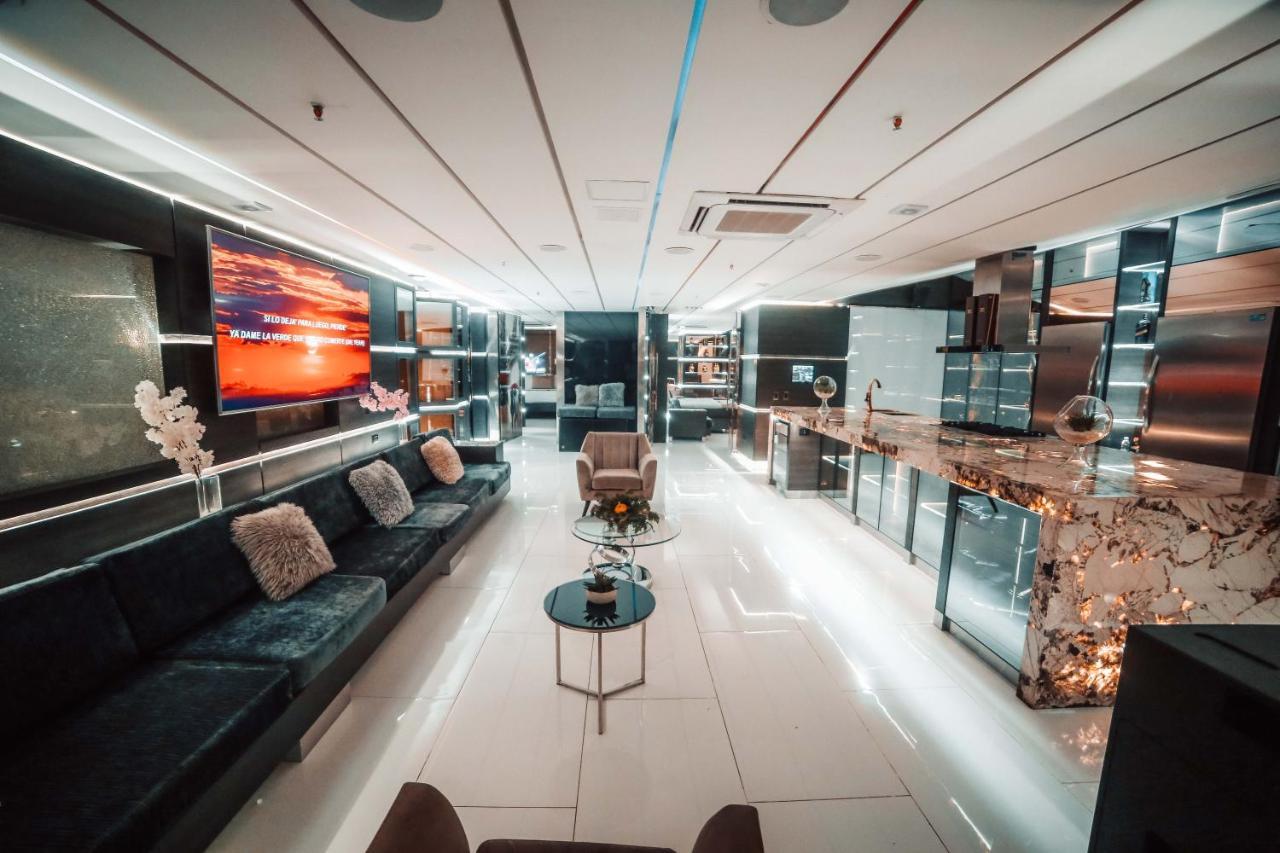 1million Luxury * Medellin
